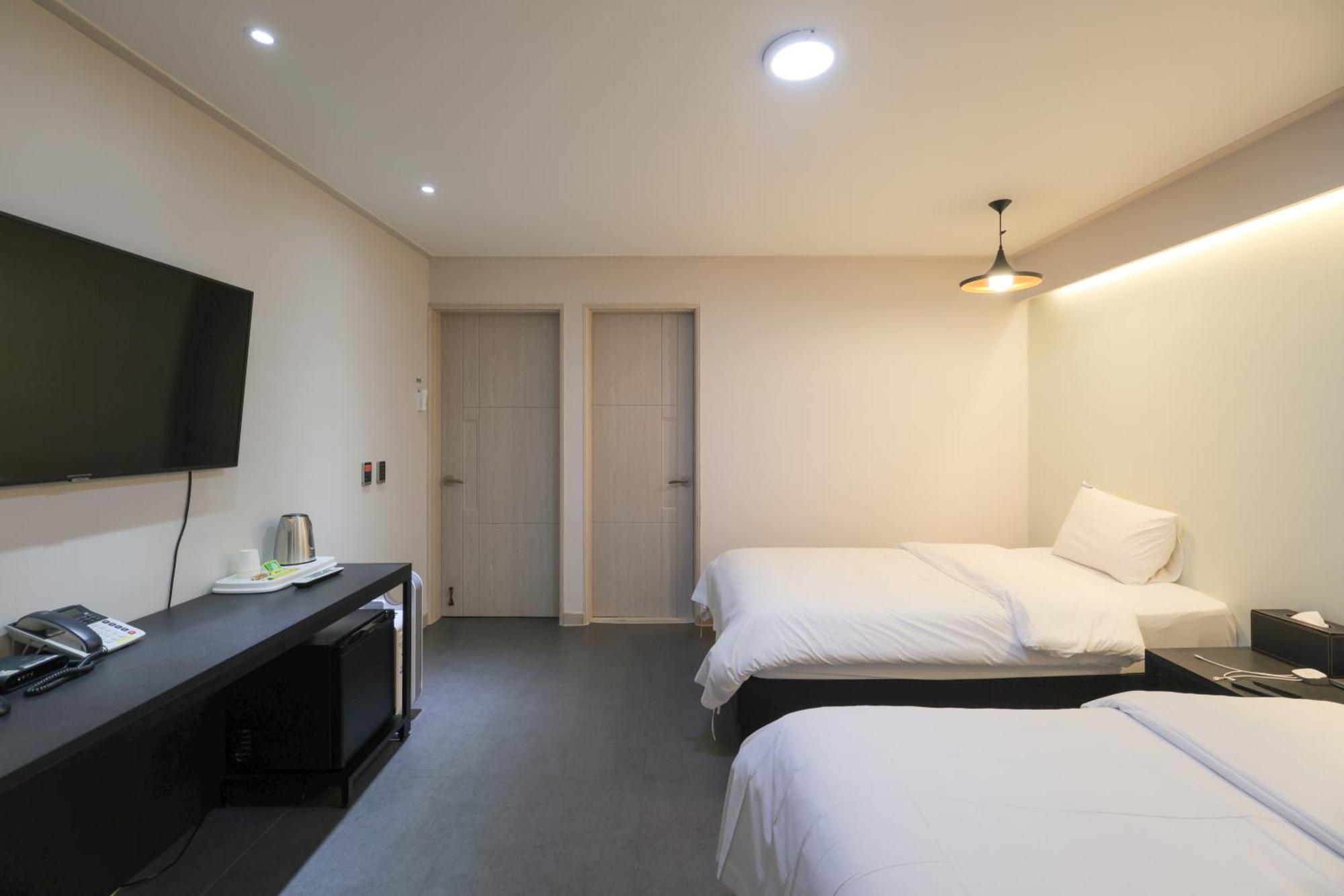 Vip Hotel Mokpo Exterior photo